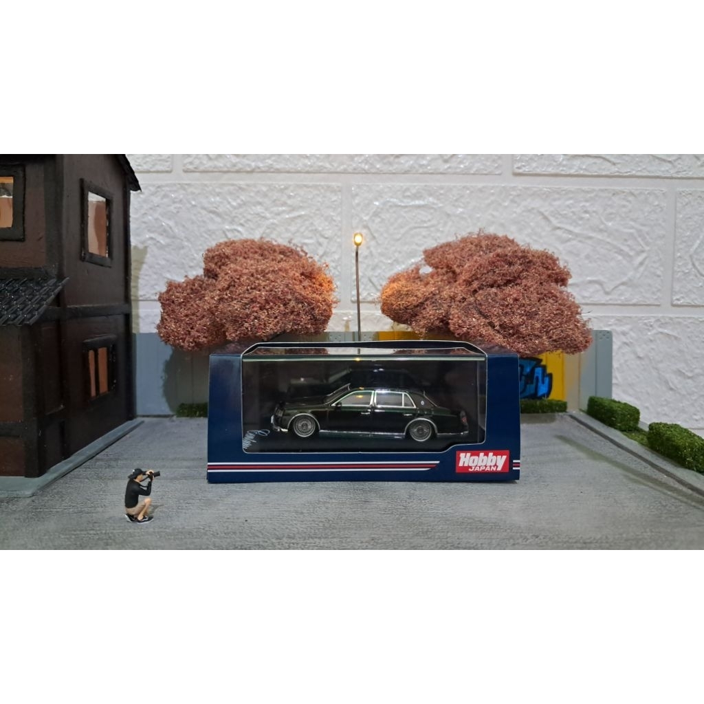 Toyota Century 1/64 Hobby Japan