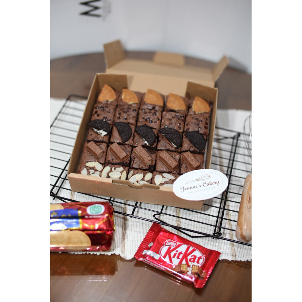 

Brownies Panggang dengan 4 Topping
