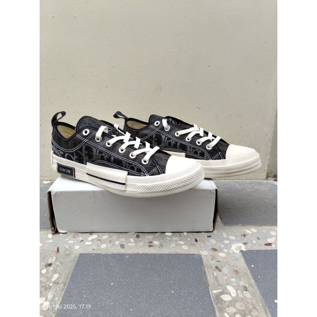 Dior Sneakers Sepatu Casual Pria Wanita