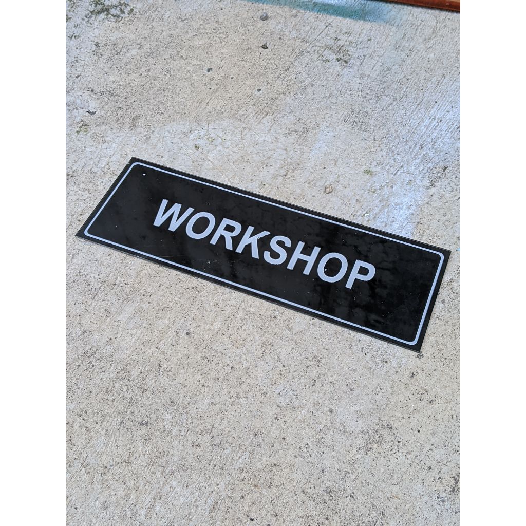 

Papan Nama Akrilik custome