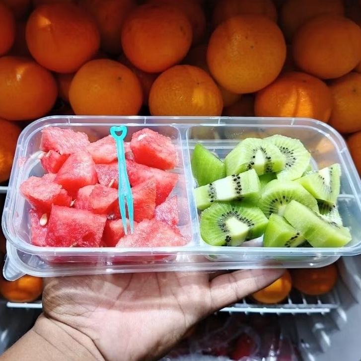 

buah potong mix kiwi + semangka 500g(fresh quality)