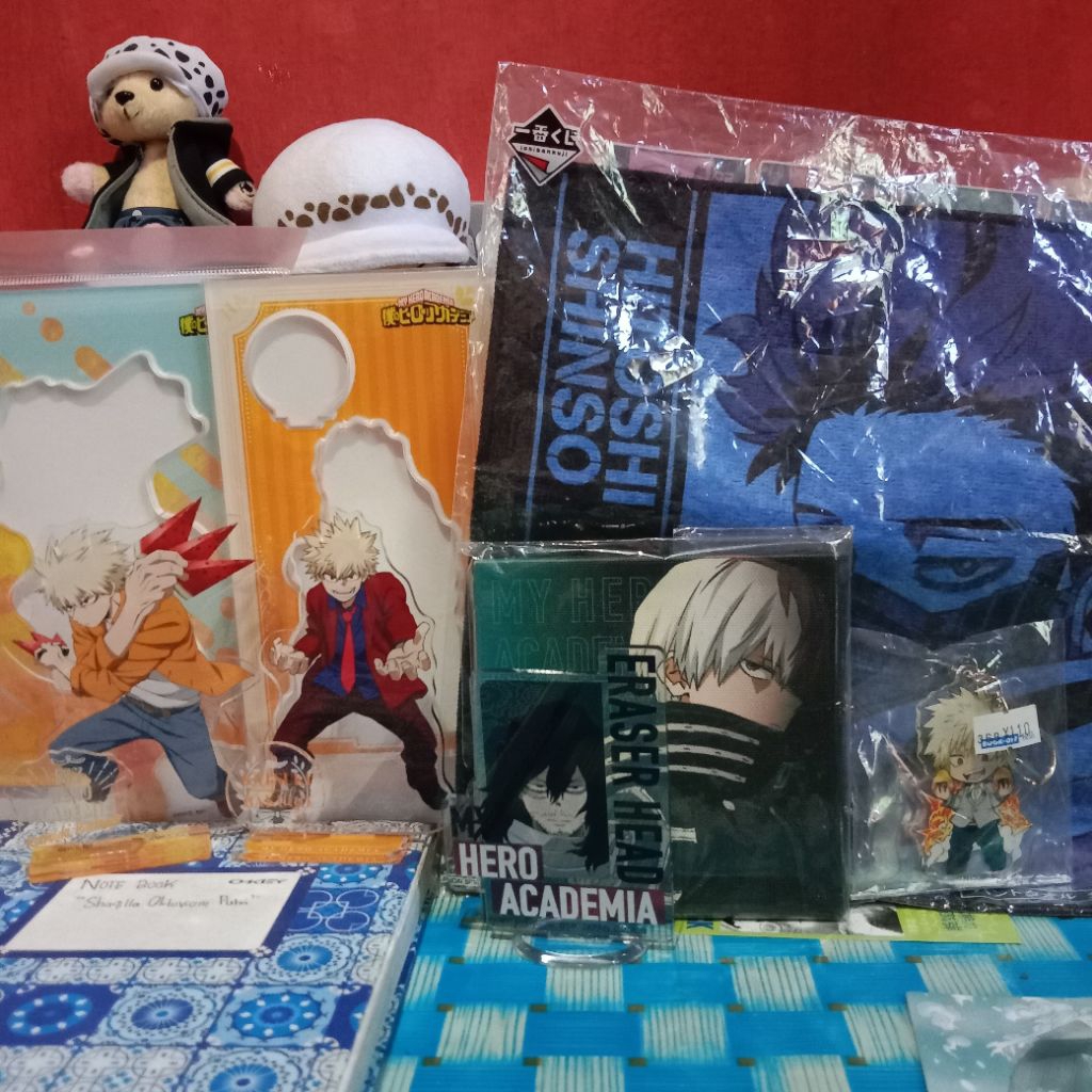 Boku no hero academia - my hero academia, katsuki bakugo, aizawa official merch.