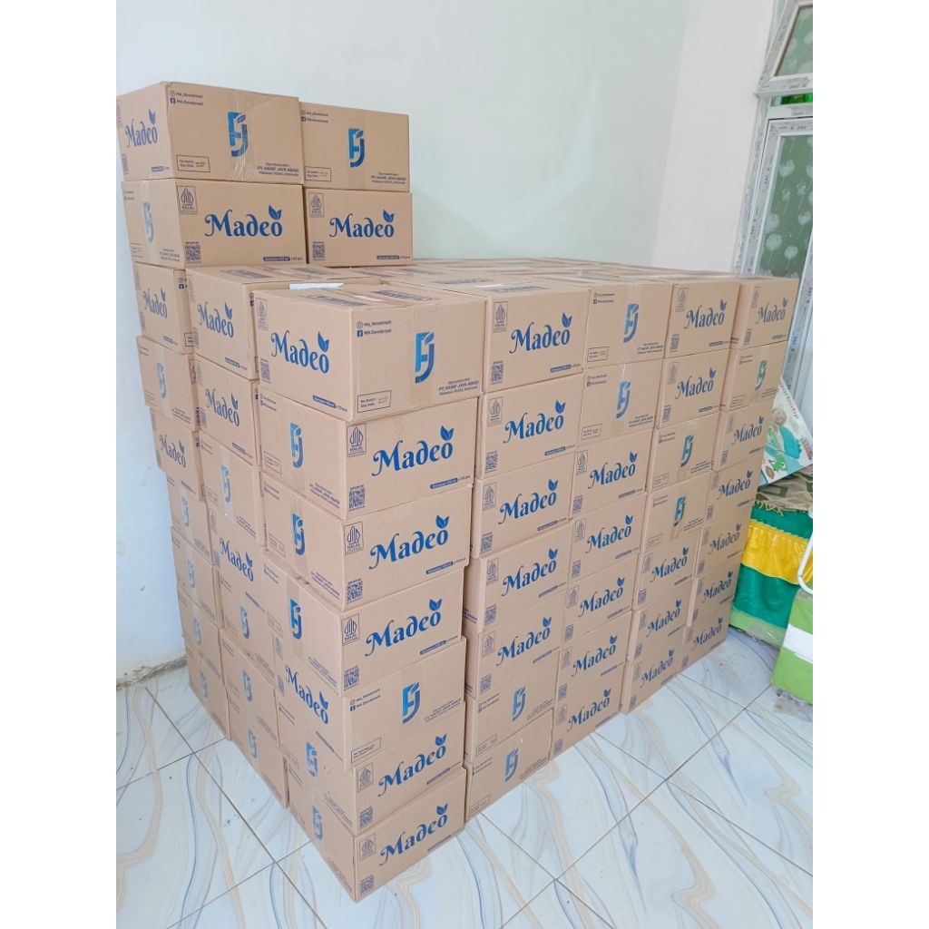 Paket usaha madeo 50 botol Makassar deodorant spray