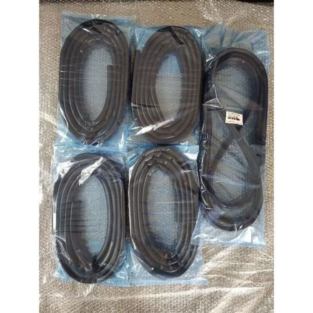 KARET BALON PEREDAM BODY PINTU DAN PINTU BAGASI MOBIL SUZUKI CARRY FUTURA MINIBUS DAN CARRY PICK UP 