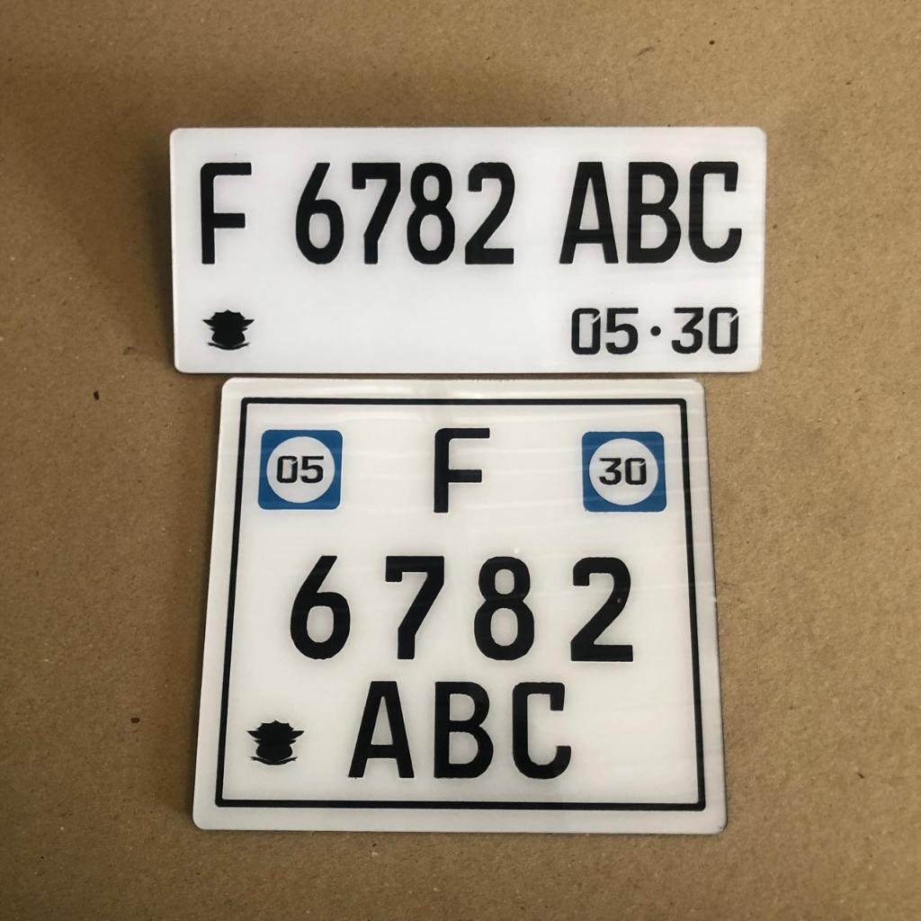 Plat Nomor Motor Akrilik Custom Baut Tanam Keren Murah / Plat Nomor Akrilik Vespa
