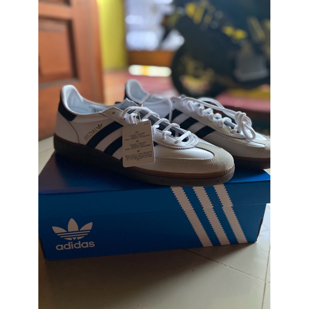 spezial white black