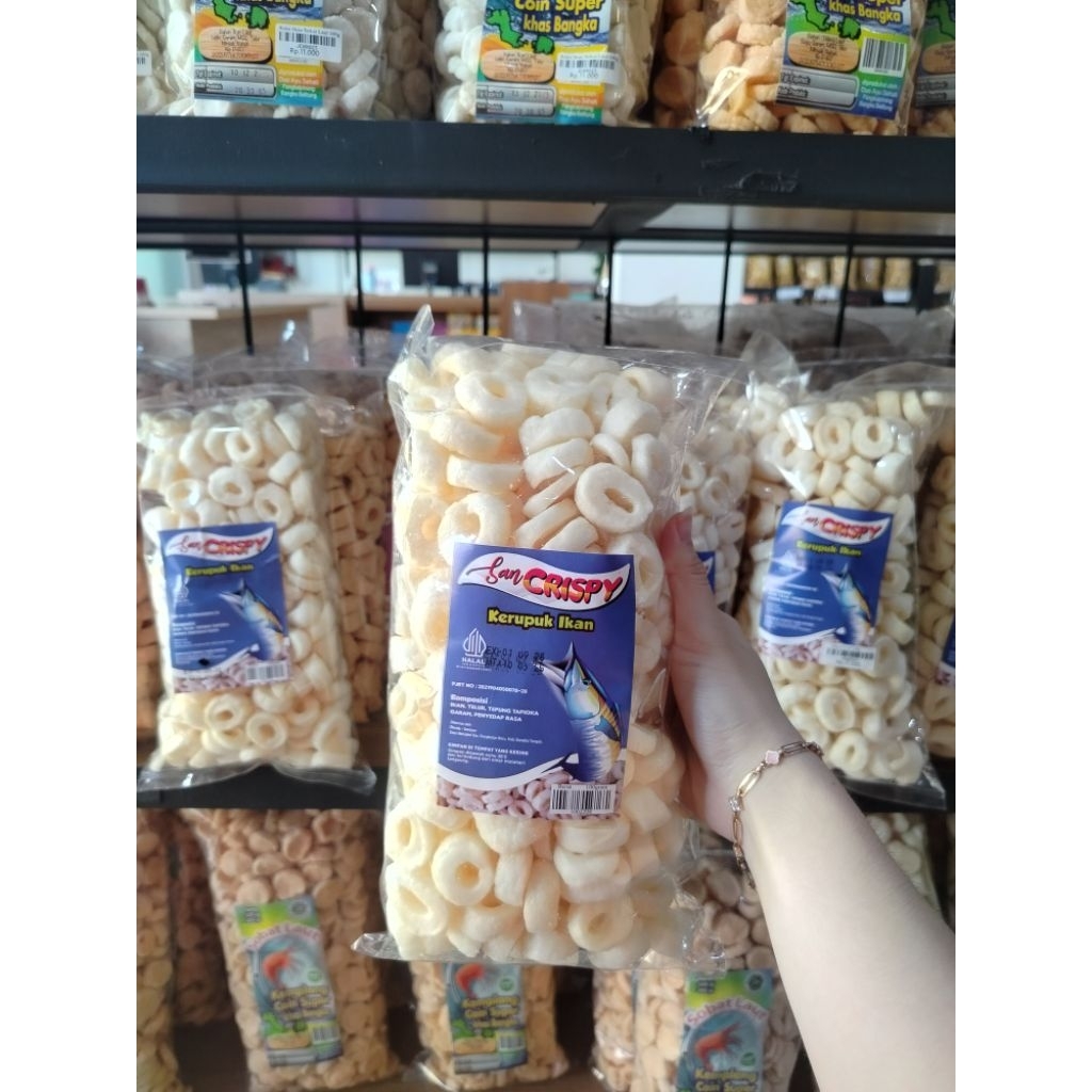 

Kemplang ring ikan udang cumi khas Bangka cap Sun Crispy, 100gr