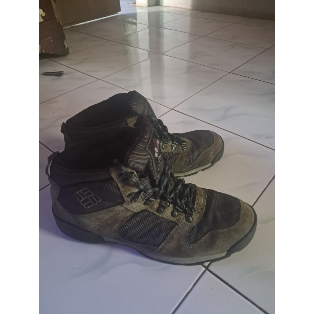 sepatu columbia