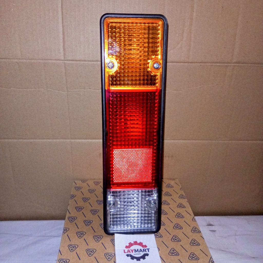 Signal Lamp/Lampu belakang merek CPU 8509  Socket segi untuk mobil L300/ELSA tahun 2013