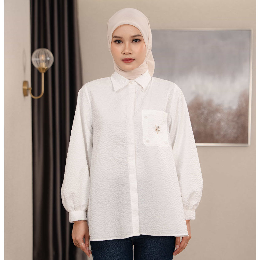 Mayoutfit Azzura Shirt | Kemeja Putih Wanita Motif Textured Aksen Payet Beads
