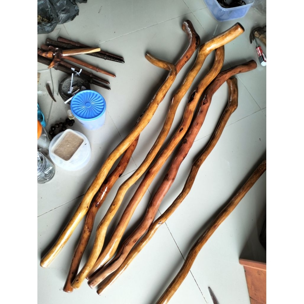 tongkat jalan kayu galih stigi polos natural