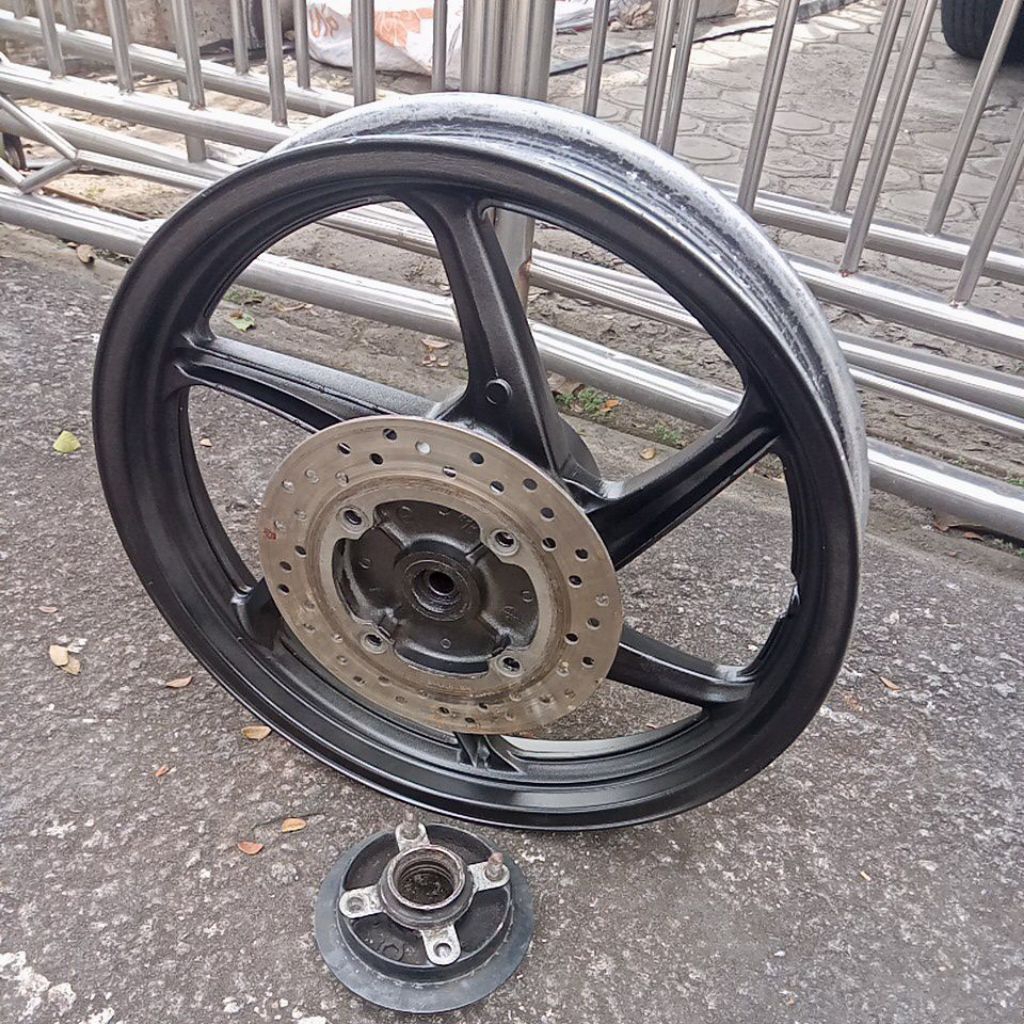 VELG BELAKANG SET NAPGIRE + disk cakram ORIGINAL COPOTAN CBR OLD ring 17