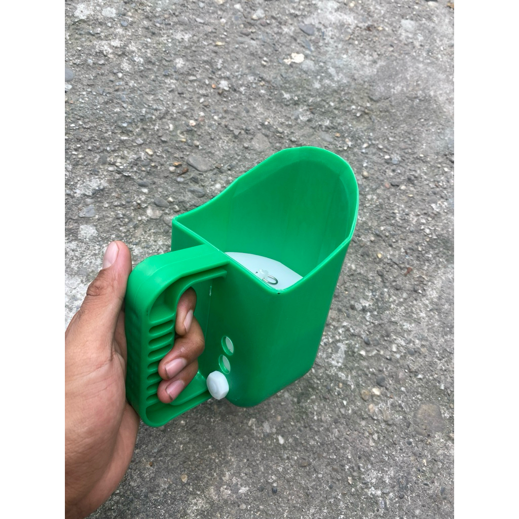 PENABUR PUPUK/GAYUNG PUPUK HKT MALAYSIA