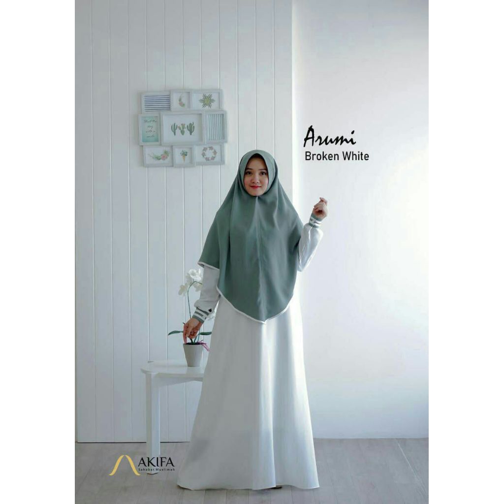 [READY STOCK]— Gamis Arumi Set by Akifa Broken White Ukuran L | Gamis Syar’i Slim Fit Elegan 2 Warna