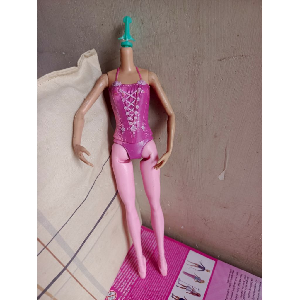Boneka Barbie Mattel Junk body