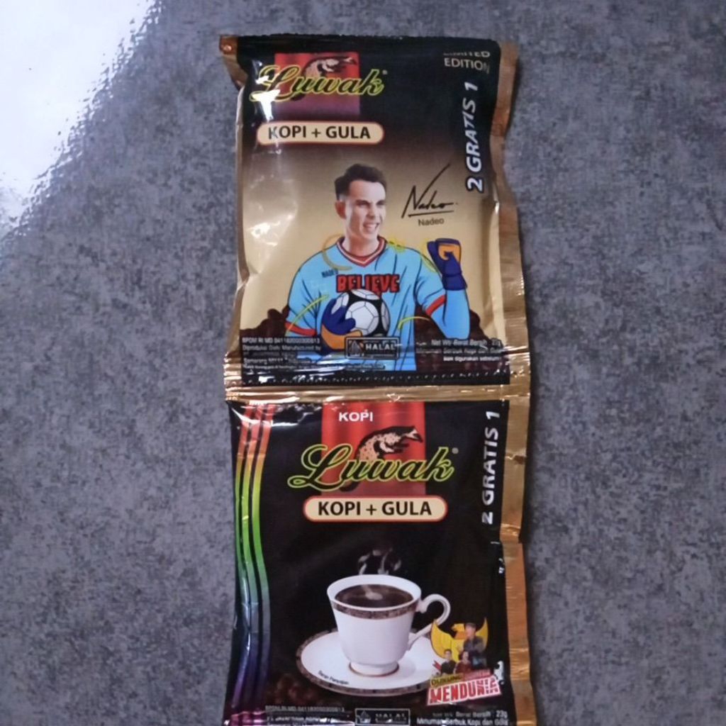 

Kopi Luwak Hitam 1 renteng isi 15 sachet