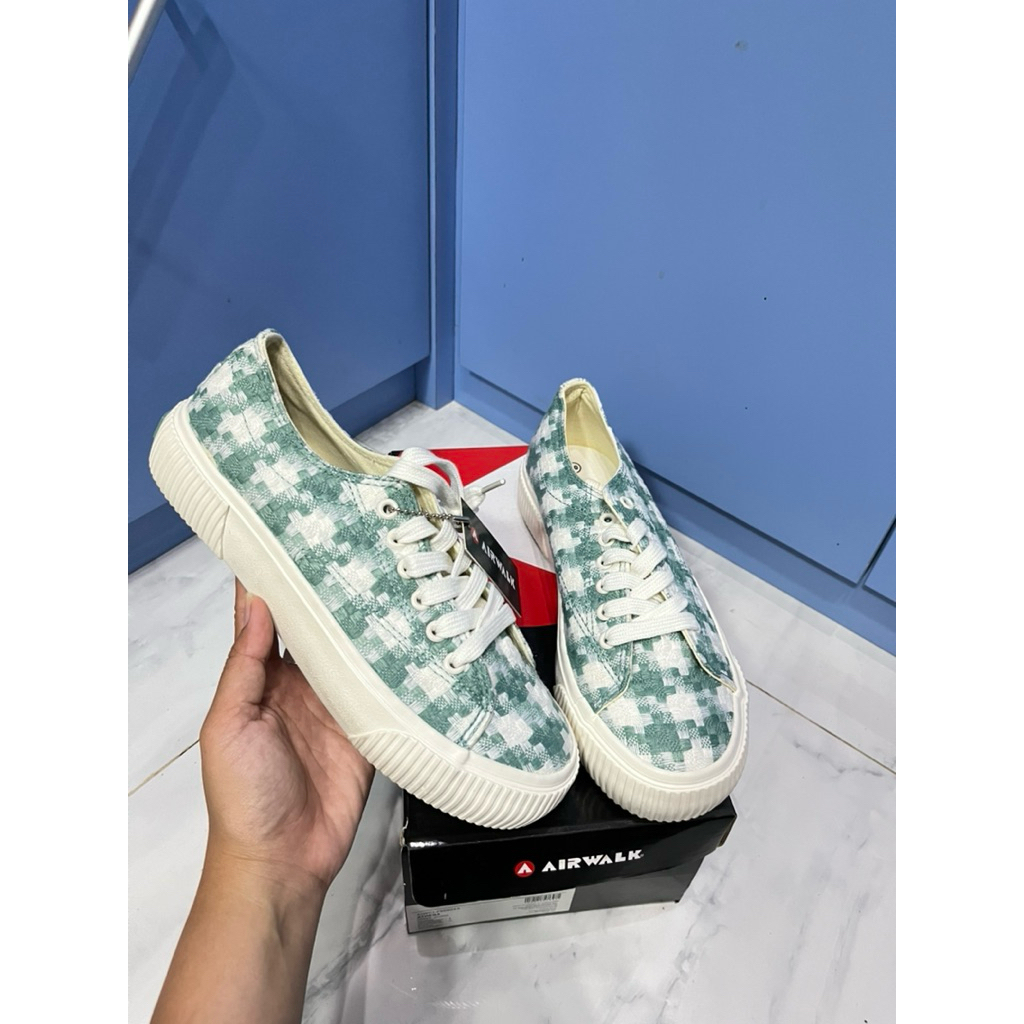 Sepatu Airwalk Hijau rajut sale 70% ukuran 40 (ATHENA)