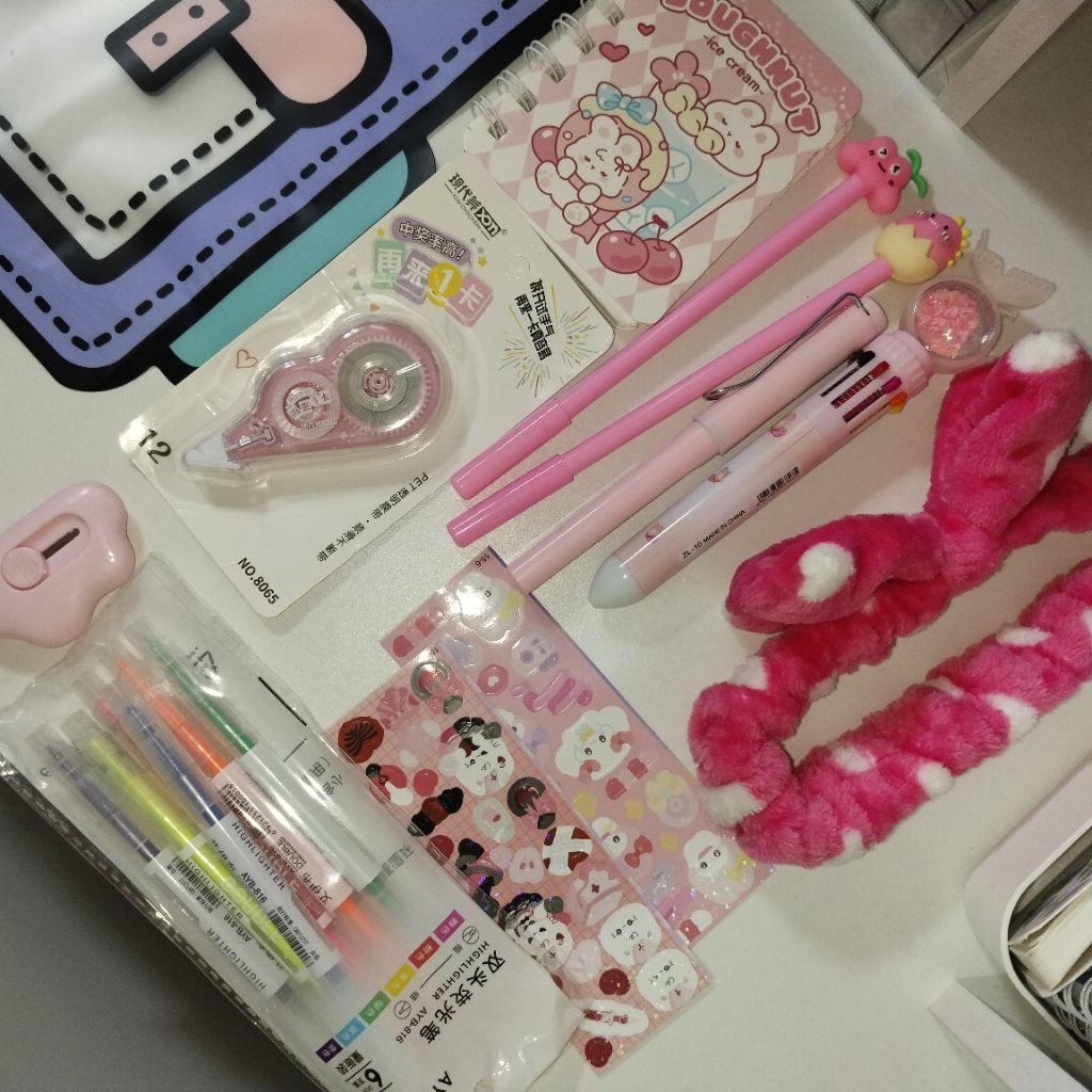

STATIONERY SET / PAKET ALAT TULIS
