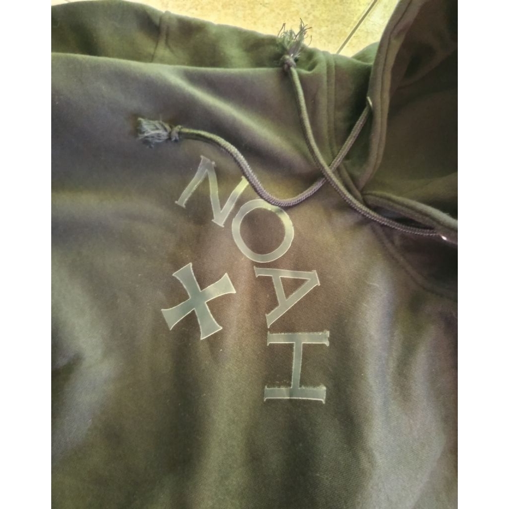 HOODIE NOAH CORE(SOLD JAN DI CO)