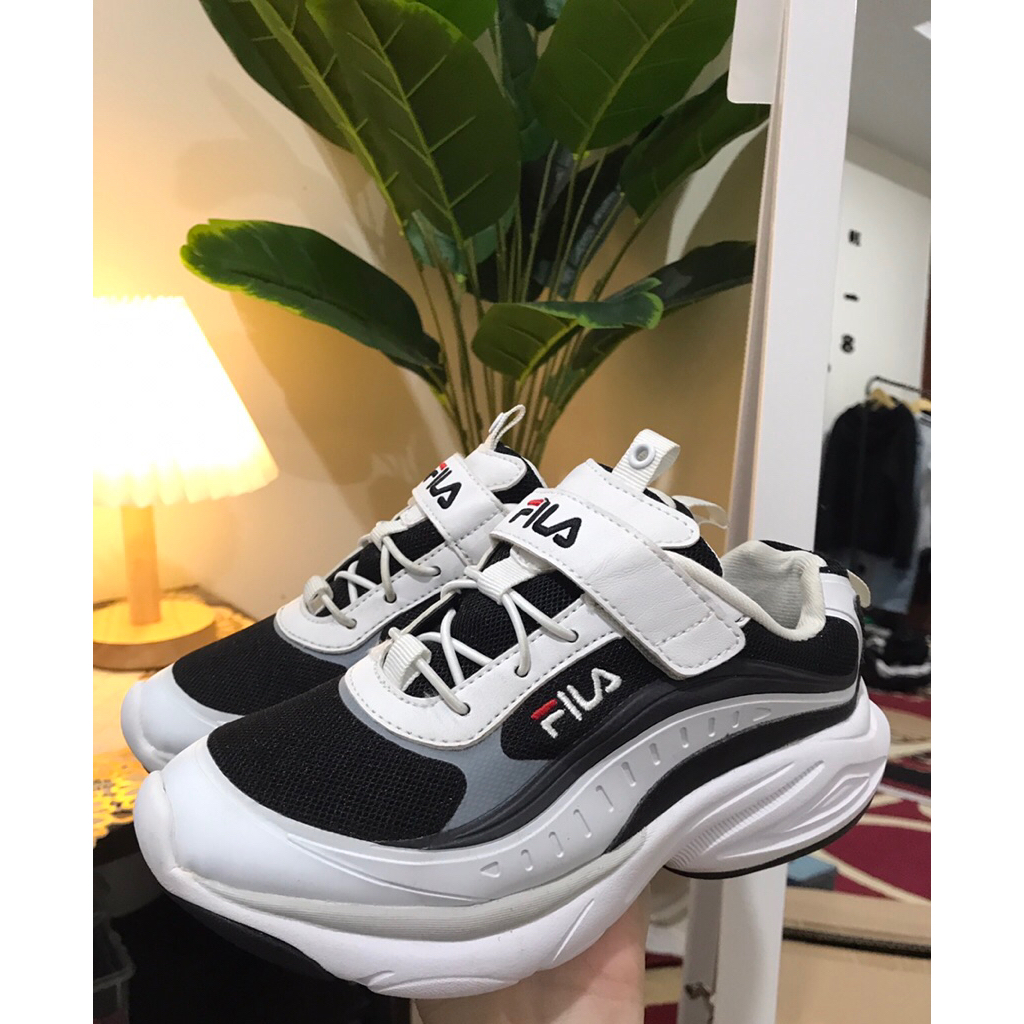 Sepatu anak brand Fila