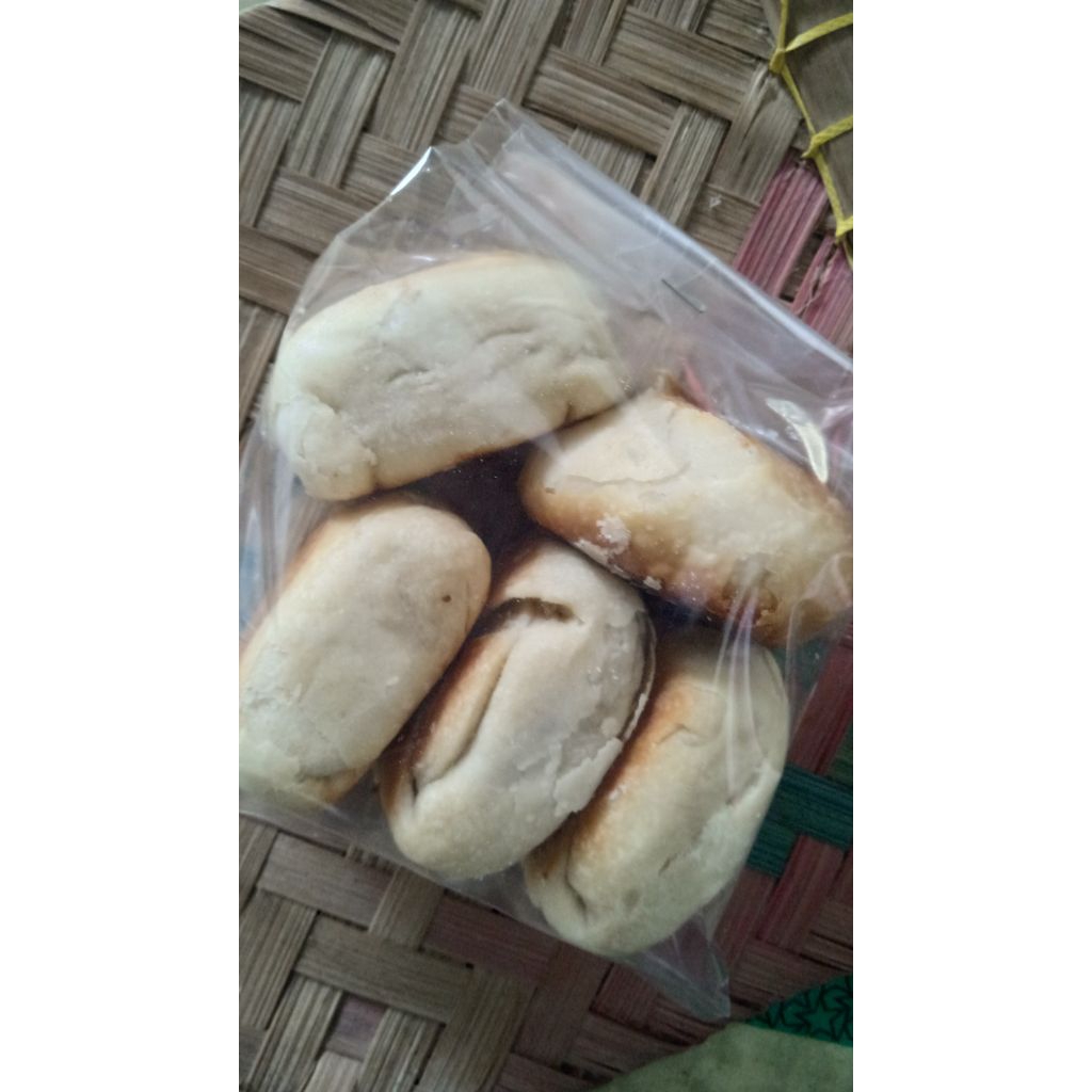 

Laptopia Tegal / Bakpia Rasa Kacang Ijo Coklat Ukuran jumbo Isi 5Pcs