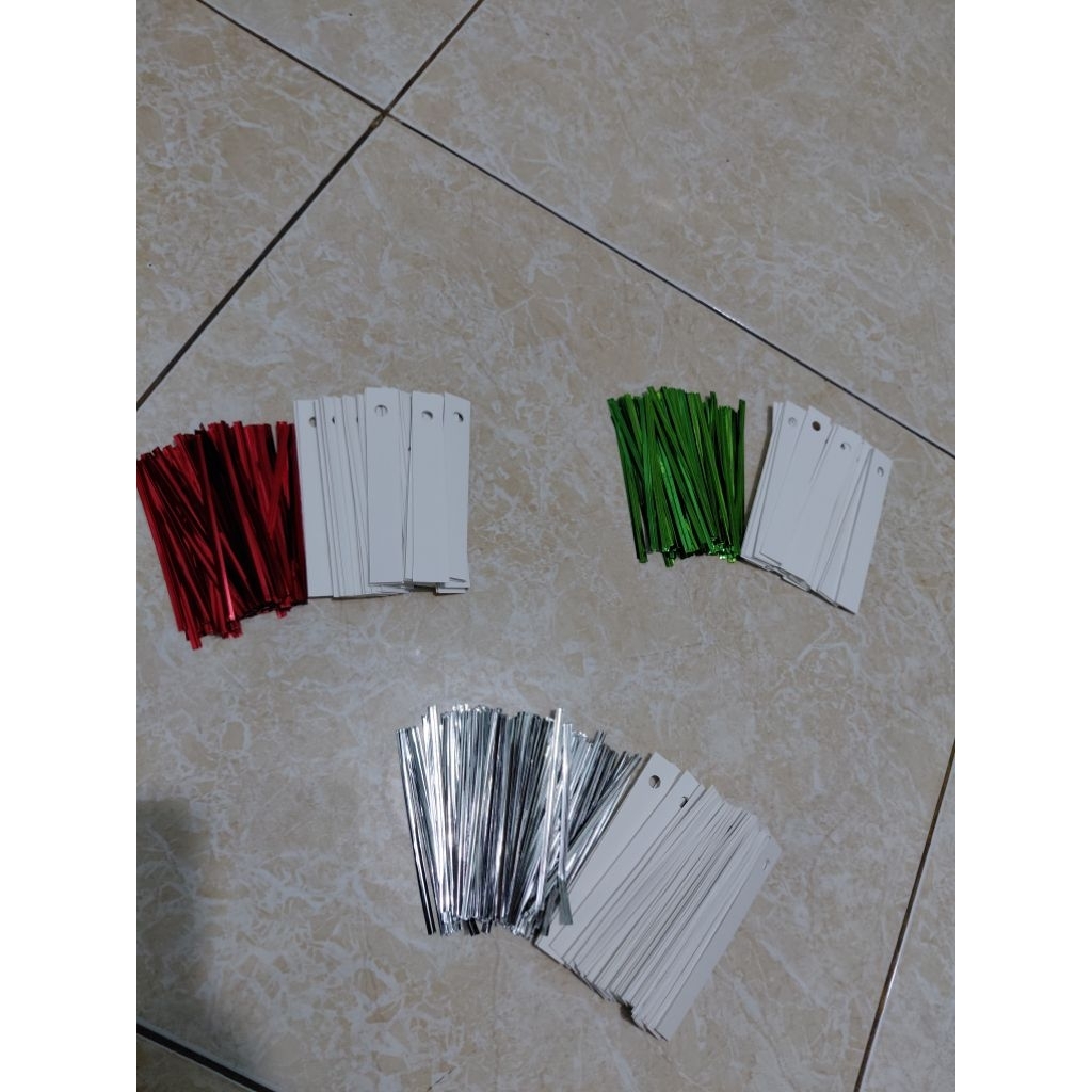 LABEL ID untuk anggrek atau tanaman hias anda  isi 100 pieces disertai tali 100 pieces