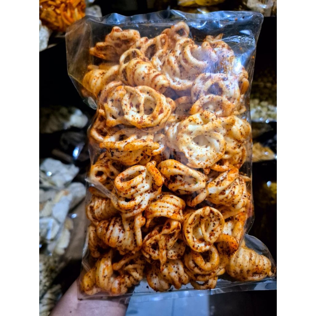 

KERUPUK KEONG BESAR 200GR PEDAS RENYAH ENAK SNACK CEMILAN MAKANAN KILOAN HALAL