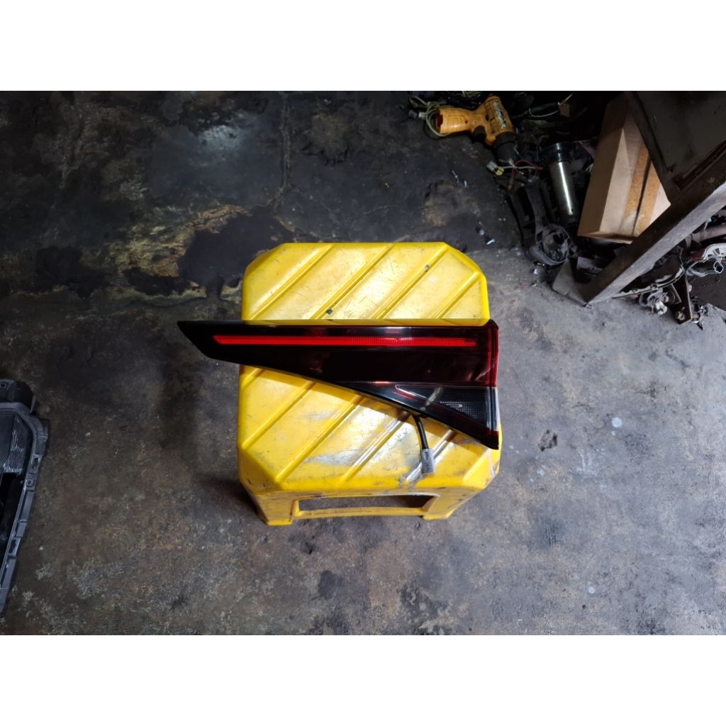 Stoplamp Bagasi Avanza LED 2023 - 2025 Kanan Original