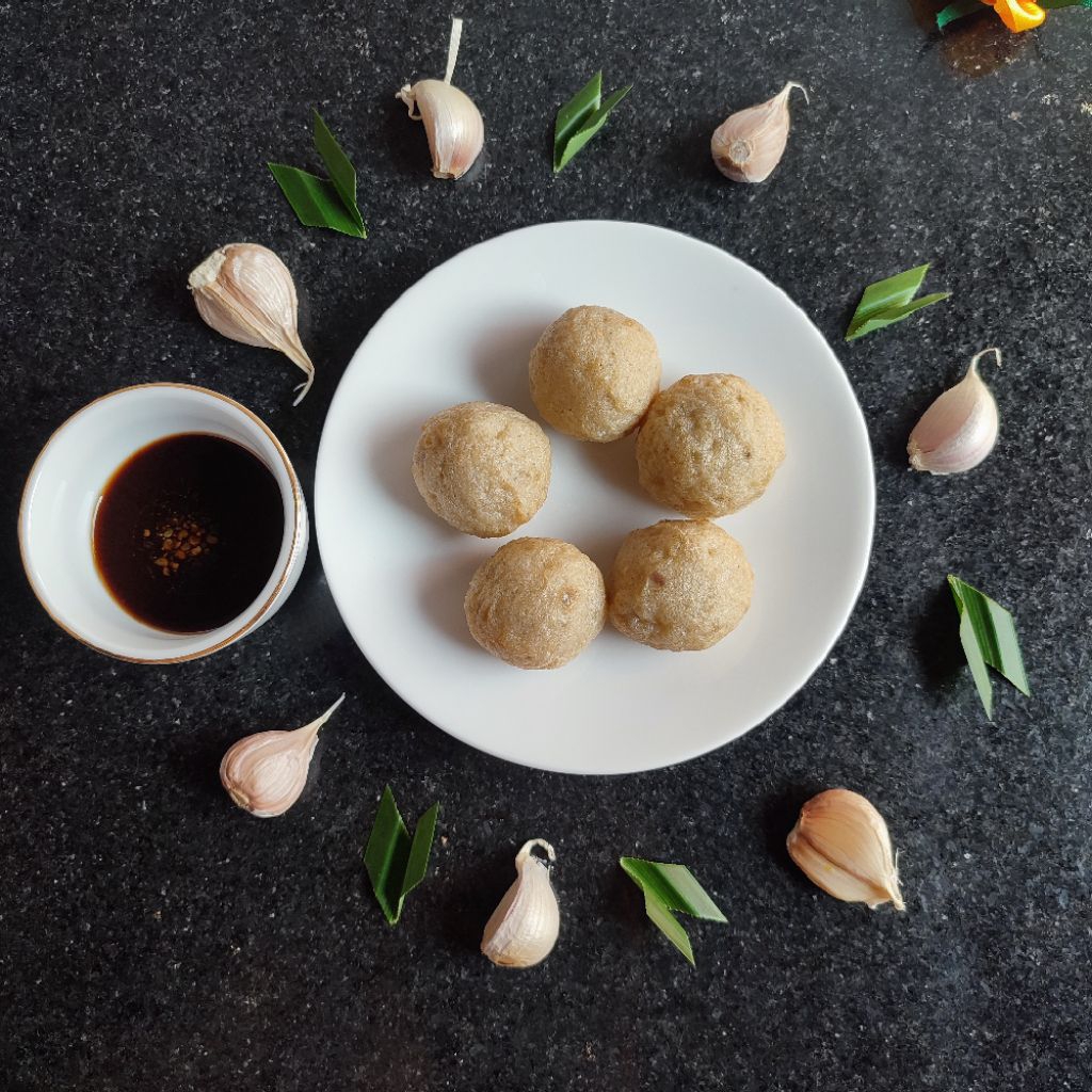 

Pempek Adaan Ikan Kutak Segar | Pempek Bulat Goreng Khas Palembang Siap Makan