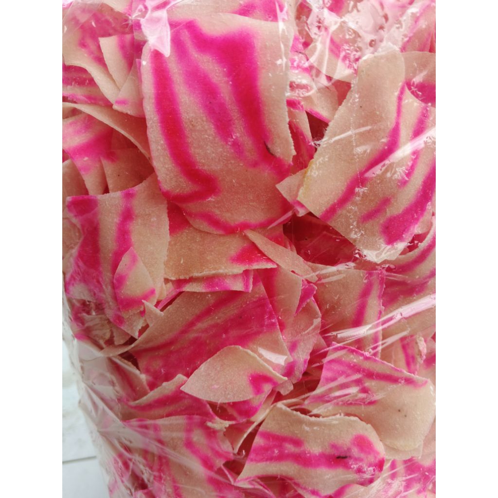 

Kerupuk Ketela/singkong khas desa masih mentah