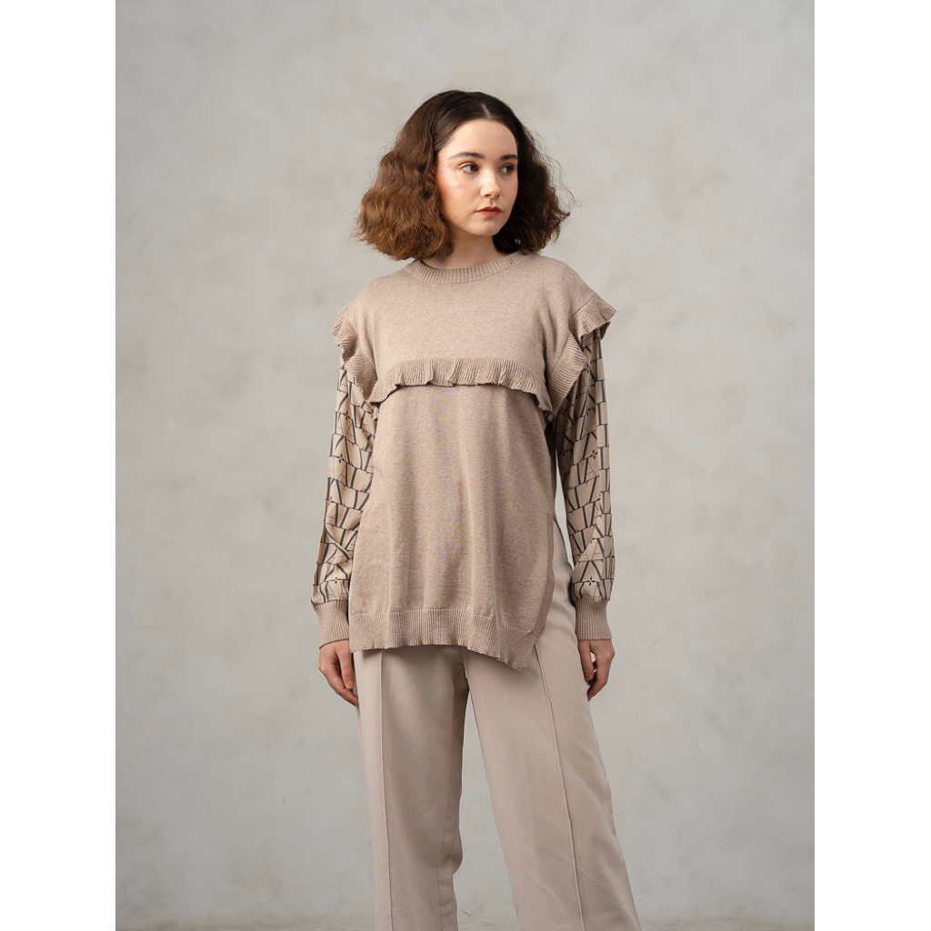 Leysika SweatShirt Beige - Aleza label | Sweat Shirt | Sweater Baju | Knit | Atasan wanita | aleza l