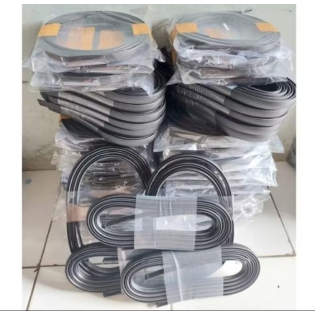 KARET ROOF/LIST MOULDING/KARET ATAP GRAND LIVINA