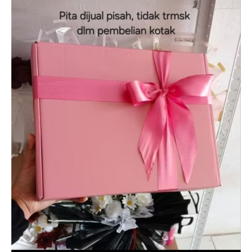 

Kardus box Die cut Eflute Warna 30x25x8cm