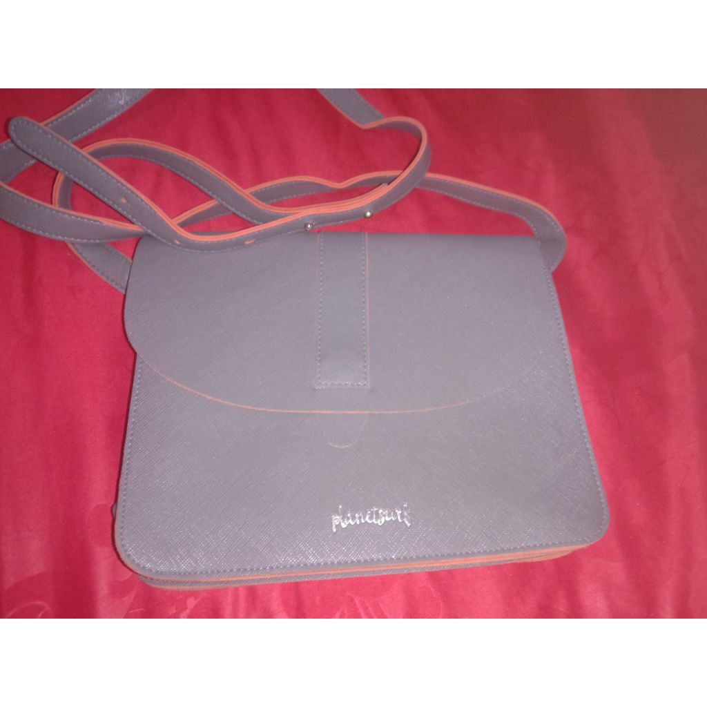 PLANET SURF TAS SELEMPANG / BAG ORIGINAL PRELOVED BEKAS VGC