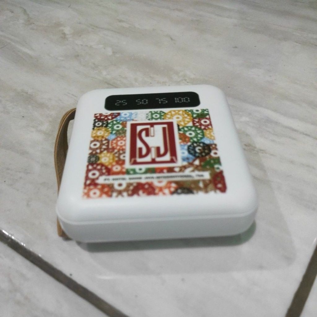 Powerbank 20000 mah Mini Size with 4 Kabel Fast Charging LED Senter Display