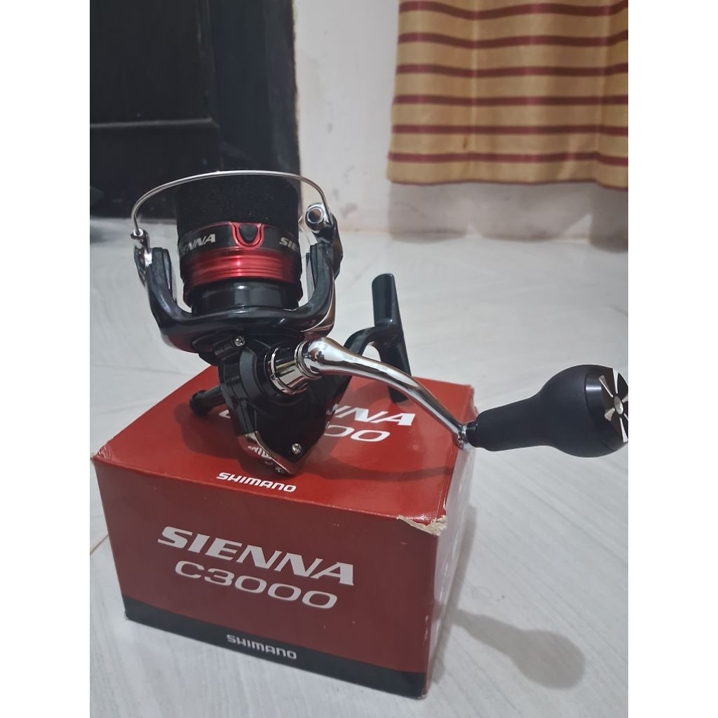 SHIMANO SIENNA C3000 FG LIKE NEW CUSTOM HANDLE plus REEL STAND GOMEXUS