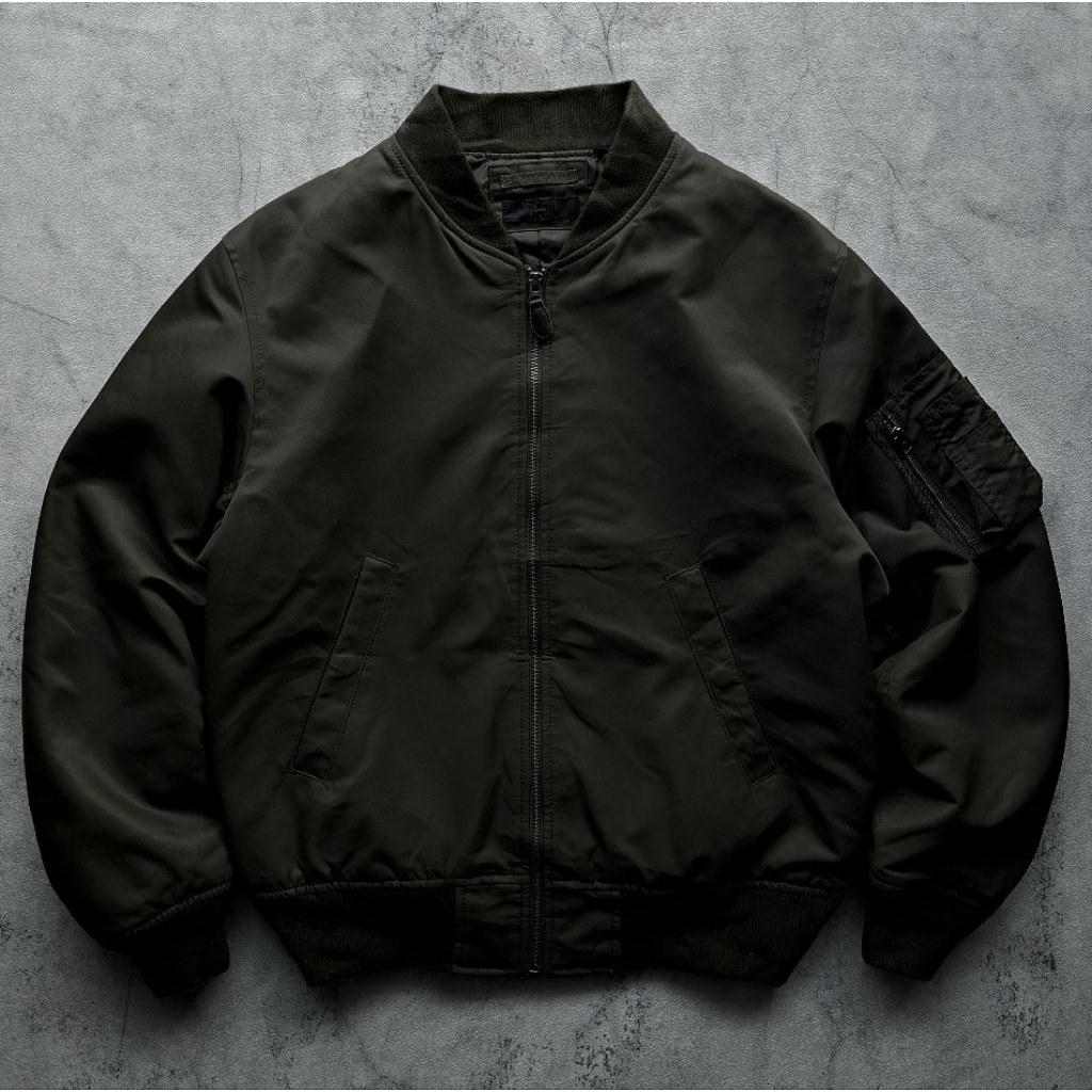 Bomber Jacket Uniqlo Blouson MA1 (olive green) on tag M