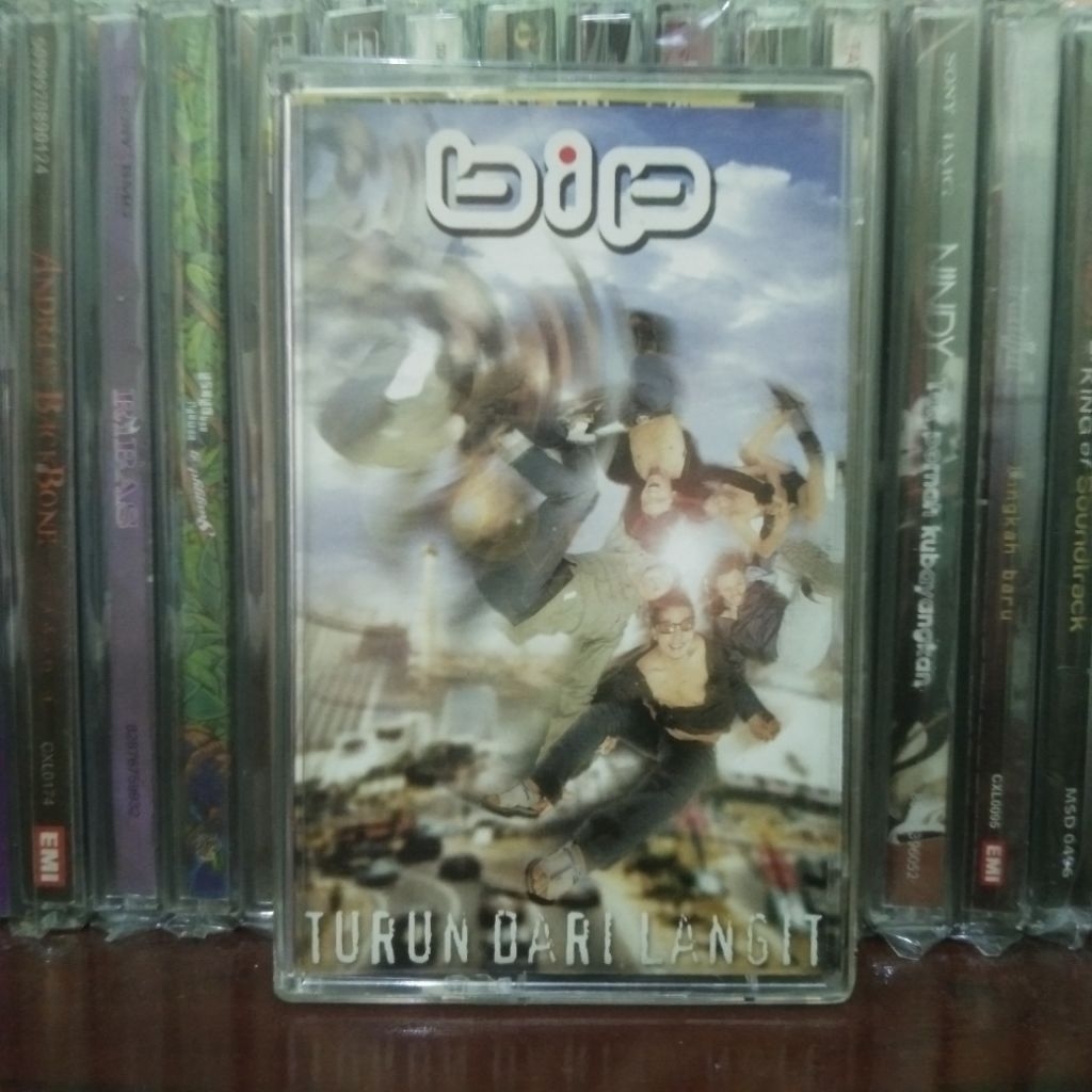 Kaset Pita BIP Turun Dari langit