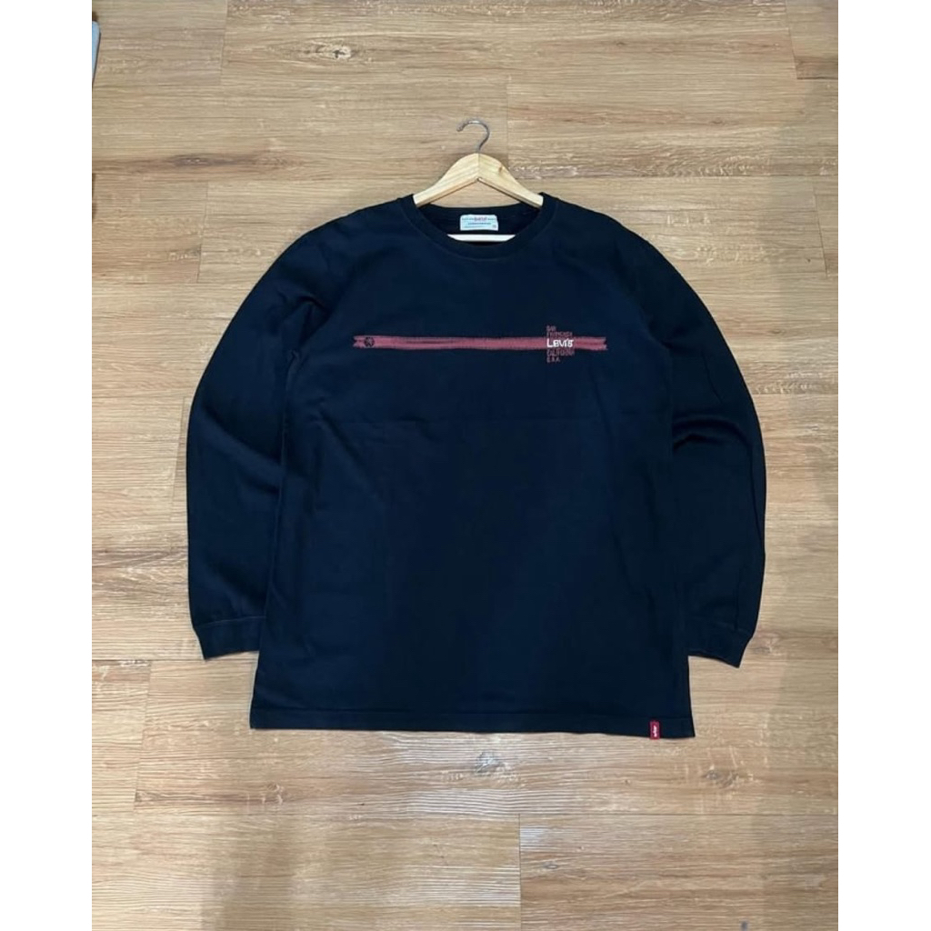 Preloved Kaos Lengan Panjang Pria Levis