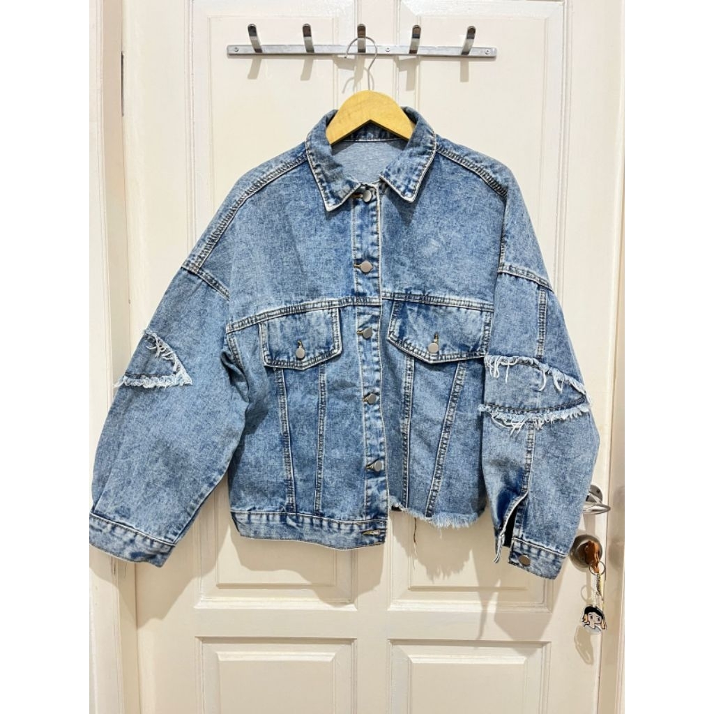 Denim jacket biker jacket jaket jeans wanita pria unisex boxy fit distressed ripped grunge goth blue