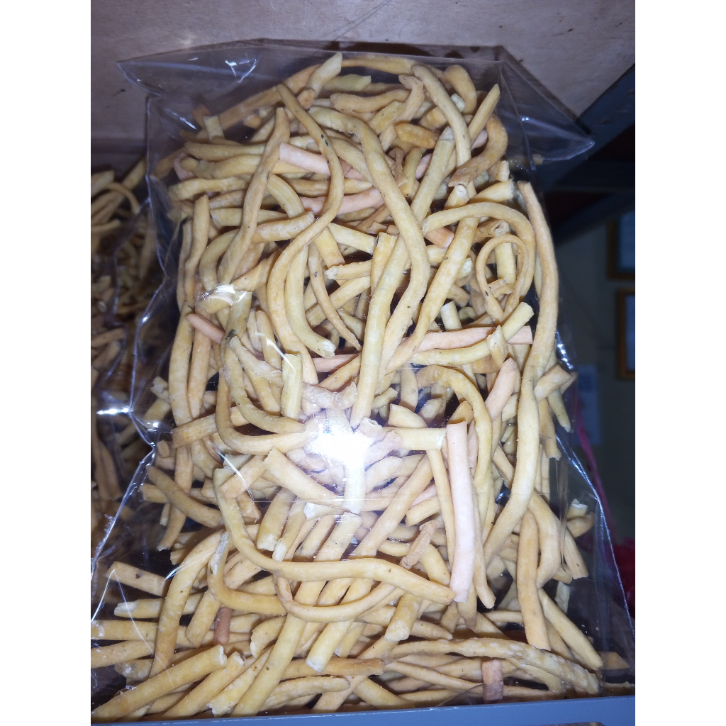 

Stick bawang 250gr/stik bawang/pangsit stik bawang/Bellzann Snack/ BZ snack