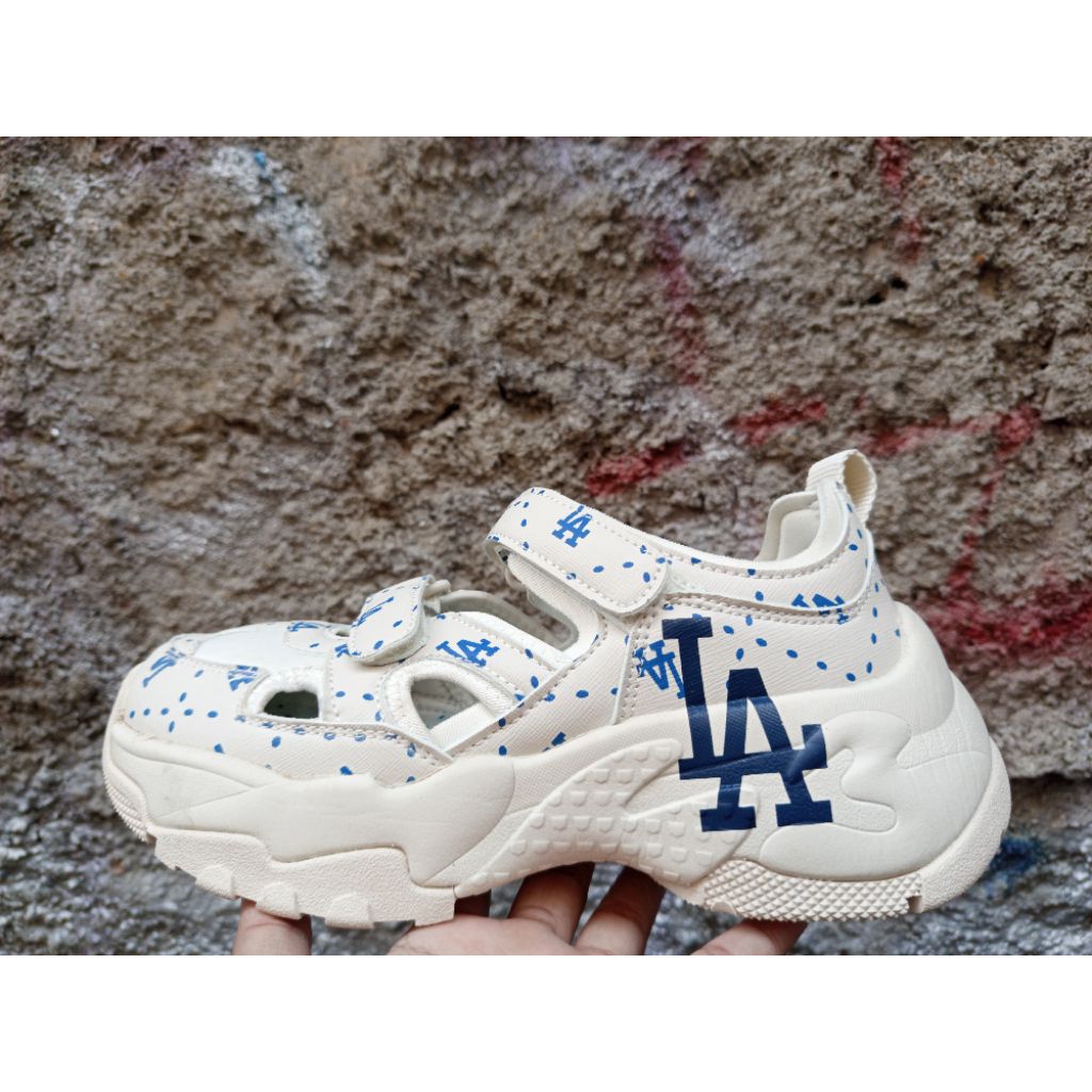 Sepatu sandal MLB size 39