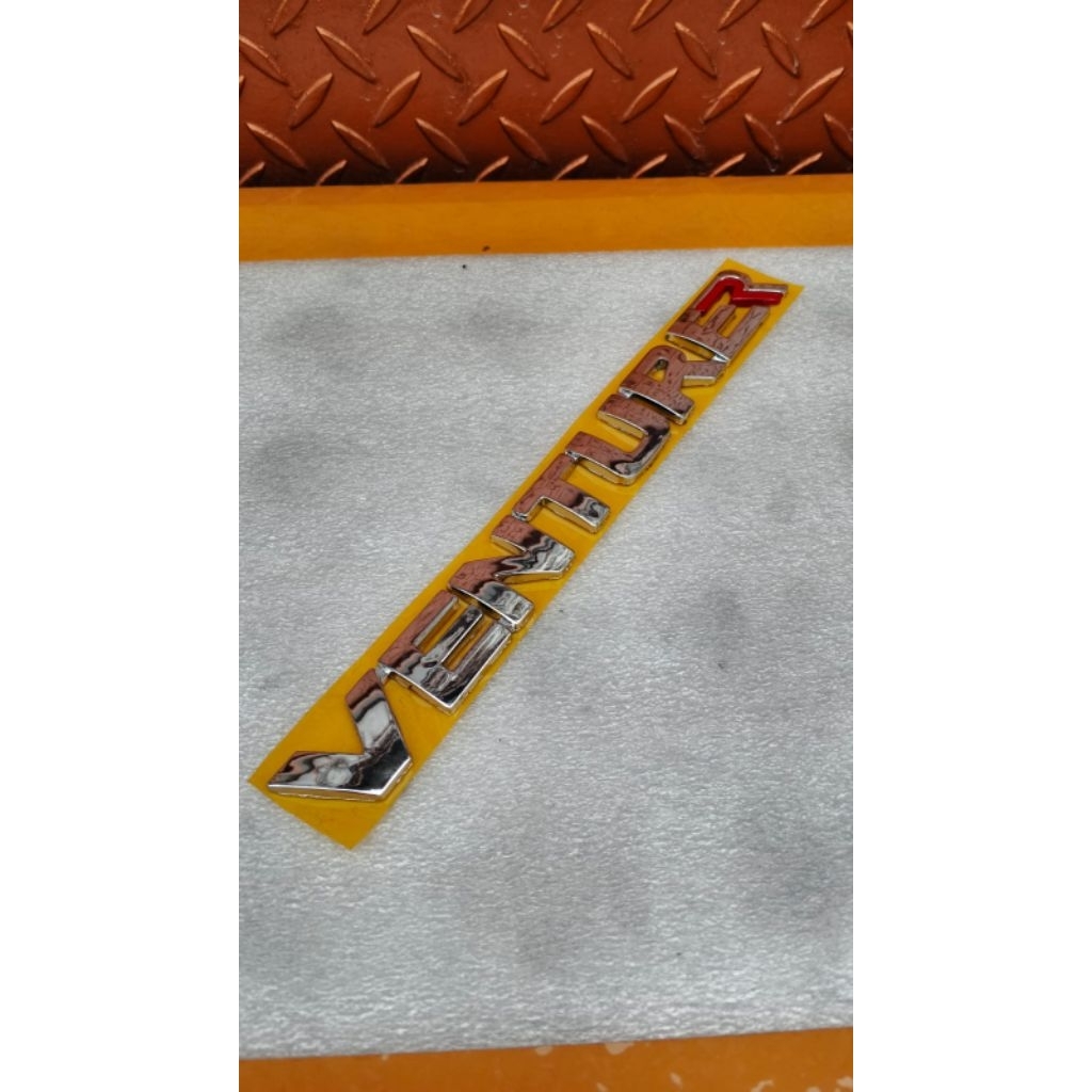 emblem logo tulisan Venturer chrome