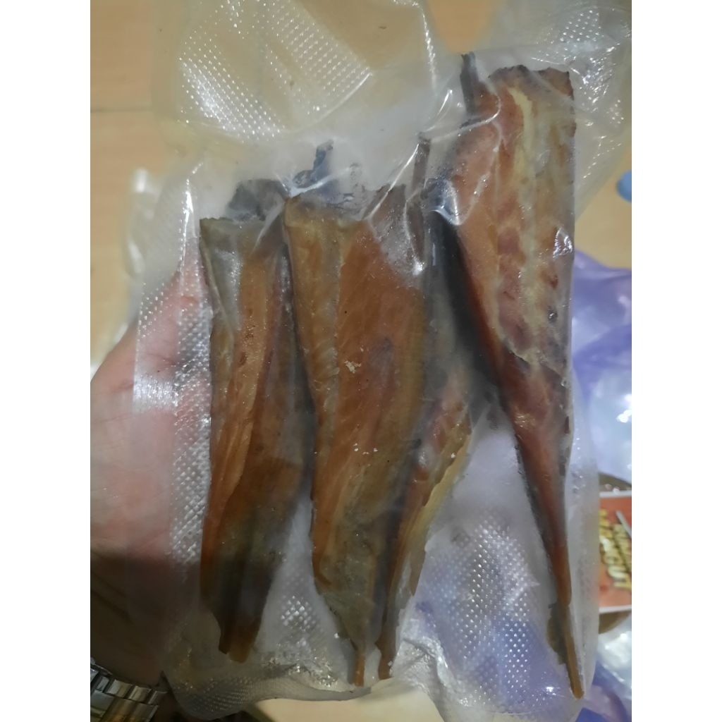 

ikan asap p / pari per pack isi 5.