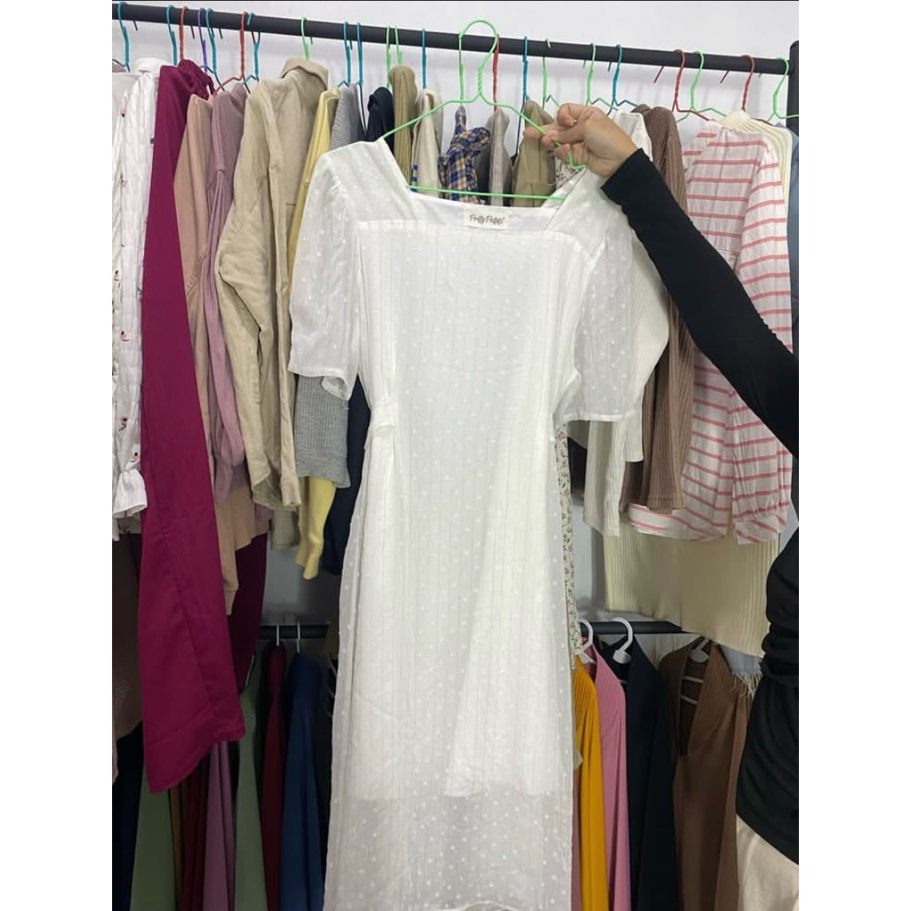 Dress Pantai Putih
