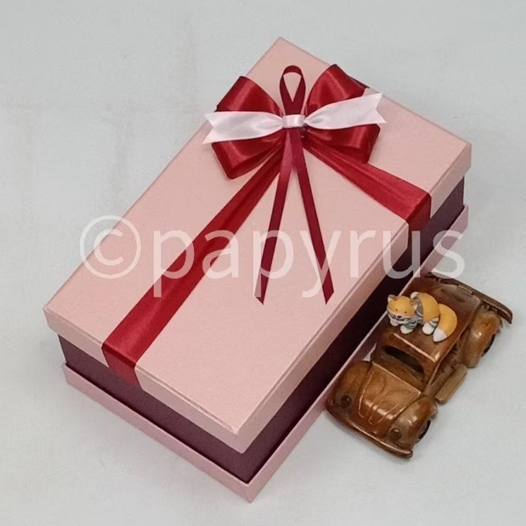 

PAPYRUS Sandwich 15x25 Tinggi 10cm Kotak Kado Gift Box Hadiah V3