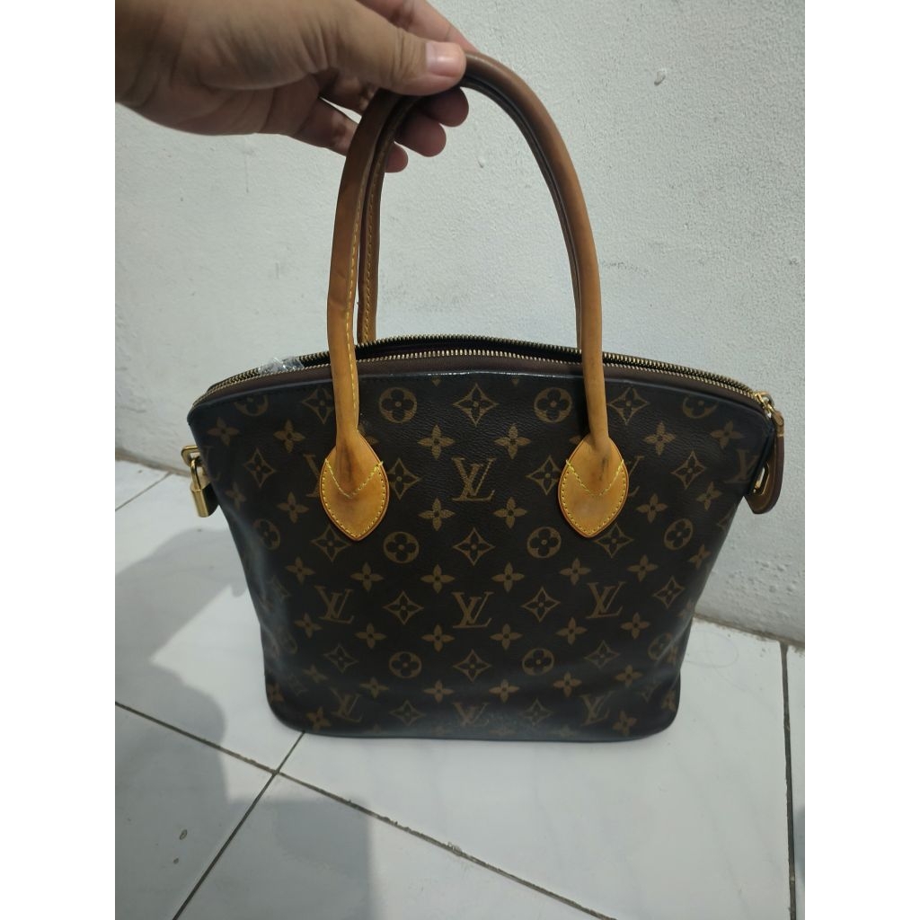 Tas Louis Vuitton Preloved