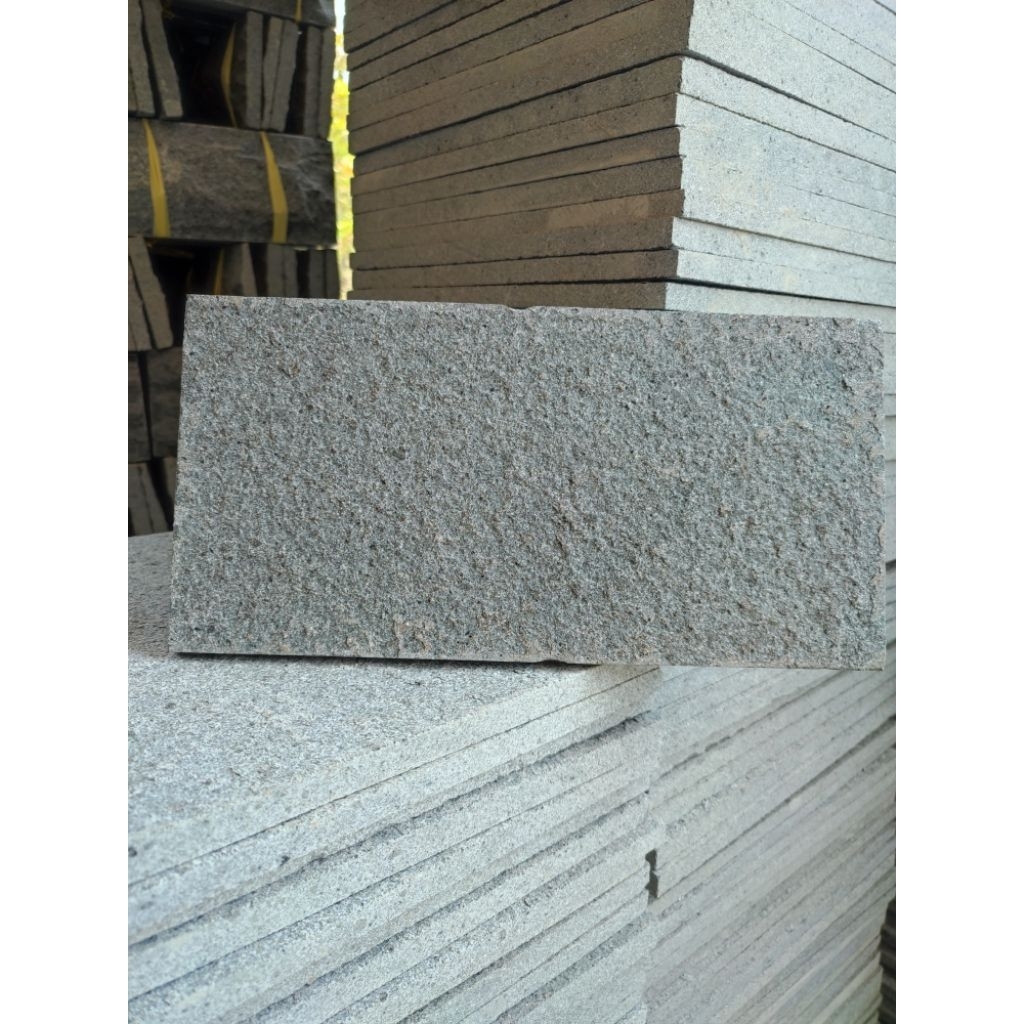 Batu alam andesit bakar lantai dan dinding Greade A ukuran 15x30