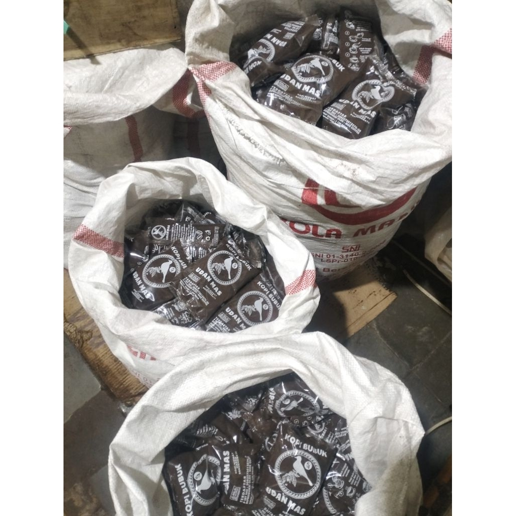 

12 BUNGKUS KOPI KUTUT UDAN MAS PUTIH HARGA PAKET PERDUS KHUSUS RESELLER YANG MAU DIJUAL LAGI BUAT WARUNG KELONTONG MAUPUN MADURA