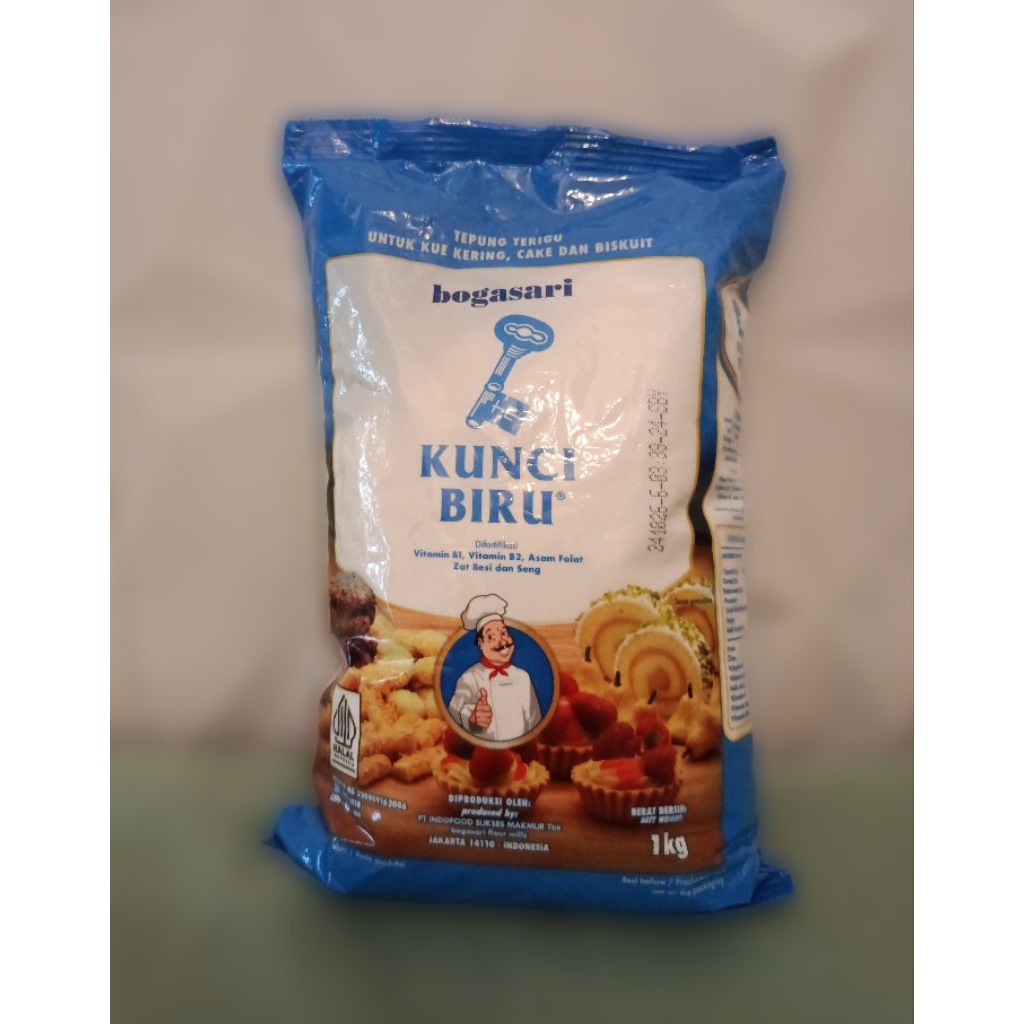 

Tepung terigu kunci biru 1000 gram / 1 kg